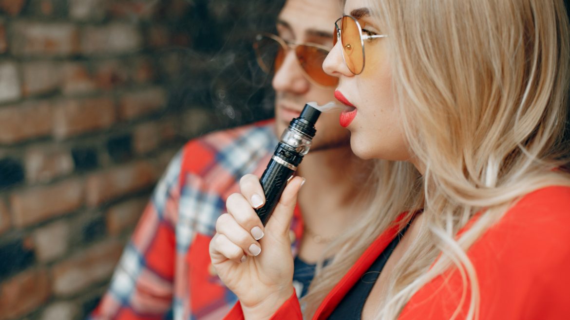Cigarette électronique : guide pour comprendre le tirage serré et le tirage aérien